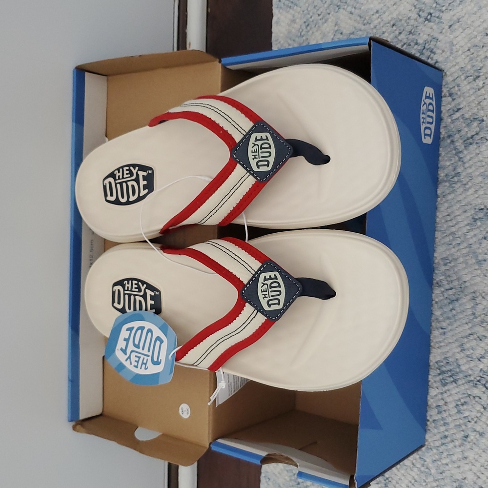 HEY DUDE MENS MEYERS AMERICANA FLIP FLOPS - Picture 2 of 5